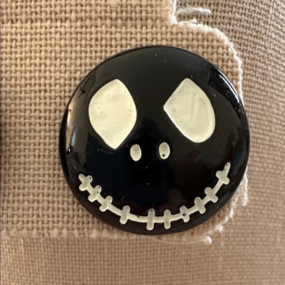 Black and White Skull Earrings - Picture 2 of 4